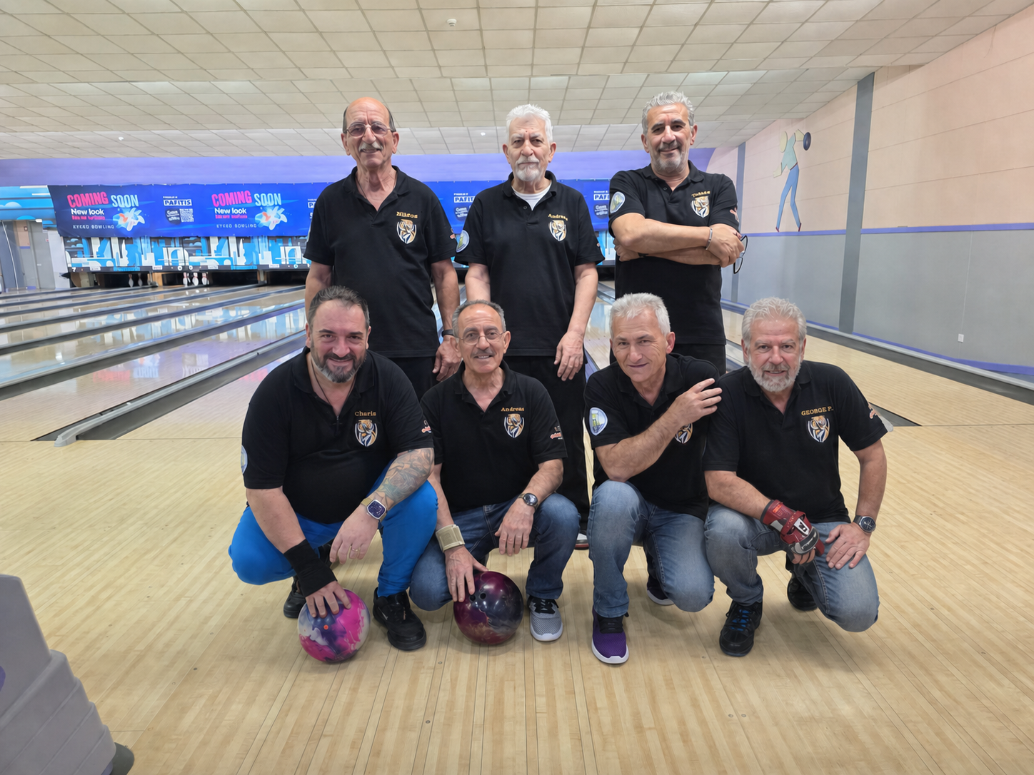 The seven-player Tigers team at Kykkos Bowling